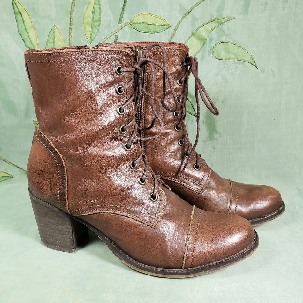 🚫SOLD🚫 Steve Madden Graanie combat lace-up boots